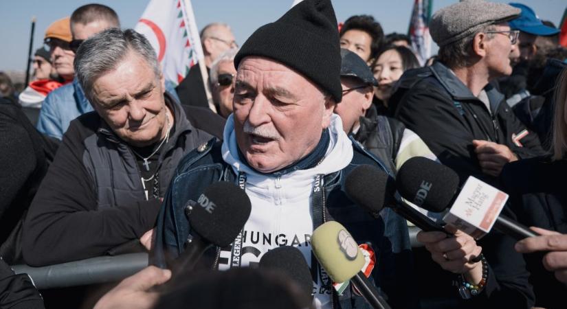 Egy éve ilyenkor: Nagy Feró a zsűrit zsűrizte, Hadházy pedig Rogánné retiküljét