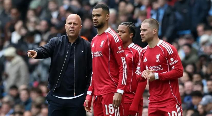Fellázadtak a Liverpool-szurkolók: Slot utódjának nevét skandálták a megalázó kupavereség alatt