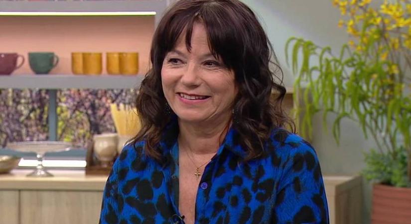 A Szomszédok Jutkája ma: a 65 éves Ivancsics Ilona vályogházat újít fel vidéken