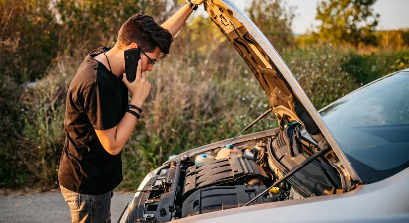 Autók tízezreiben állhat meg a motor