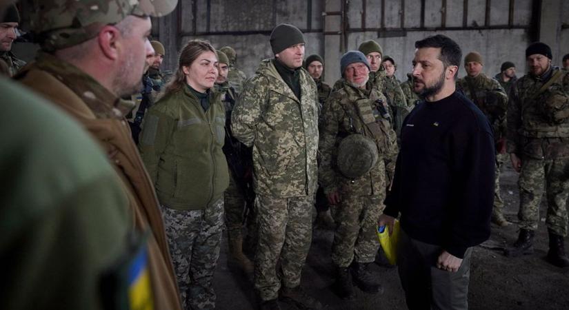 Polgárháborús állapotok Ukrajnában: a civilek már keményen visszavágnak az embertelen kényszersorozóknak (VIDEÓK)