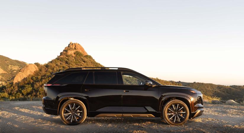 Hétszemélyes óriás a Subaru eddigi legerősebb autója