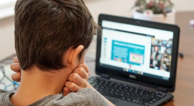 Oktatás tanár nélkül? Már van olyan iskola, ahol a mesterséges intelligecia tanít