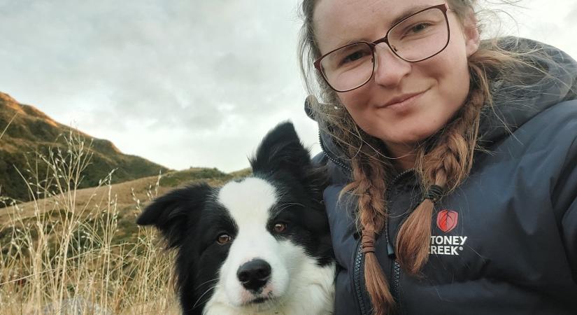 Szakadékba zuhant egy nő, a kutyája nem is bizonyíthatta volna világosabban a hűségét