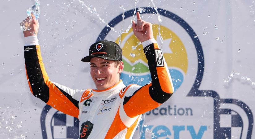 Karácsony előtt megáldotta a pápa, húsvétkor megnyerte első NASCAR-futamát William Sawalich