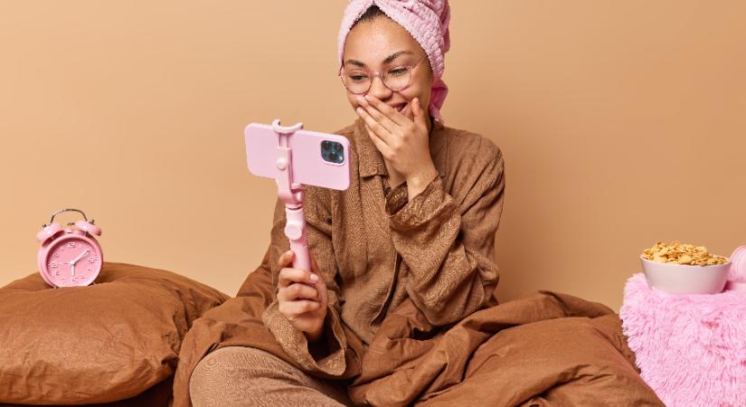 Virális TikTok szépségtrendek: ősemberek, csináld magad, tapaszolás – és egy, ami tényleg működik