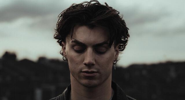 Isaac Levi melegíti be Tori Amost Budapesten - új album premierrel!