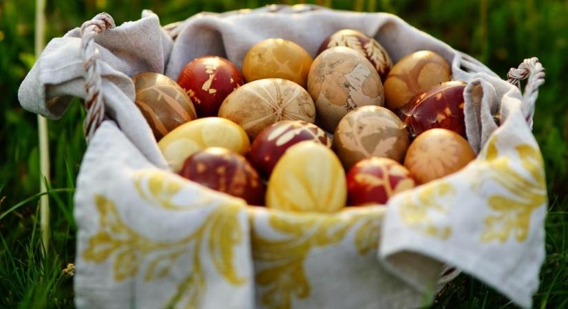Húsvéti tojásfestés természetes alapanyagokkal