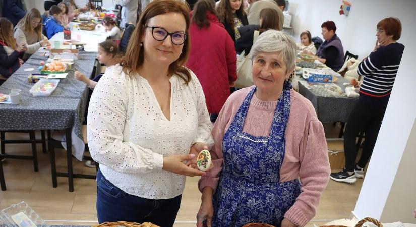 Húsvéti varázslat Ásotthalmon: így készül a kézzel készült tojáshímzés