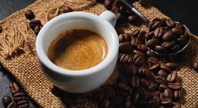 Váratlanul üthet be az éjszakai kávéfogyasztás
