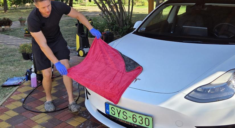 Szinte mindenki meg akarja úszni az autómosás utolsó lépését