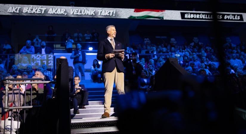 Rákay Philip videókat vár a digitális harcosoktól