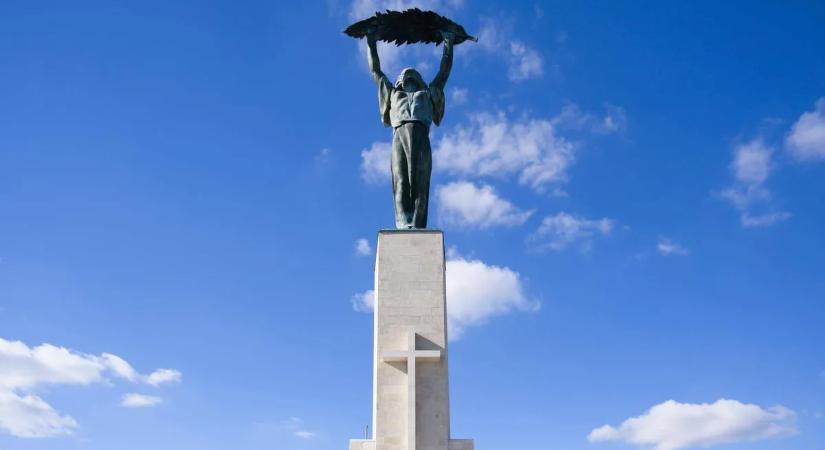 Lázár János máris megmutatta a felújított Citadellát: "Büszkék lehetünk arra, hogy magyarok vagyunk!"