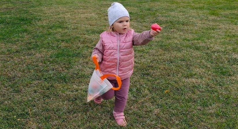 Pulóverek, zacskók, sisakok teltek meg színes tojásokkal, gyermekkacajban úszott Siófok