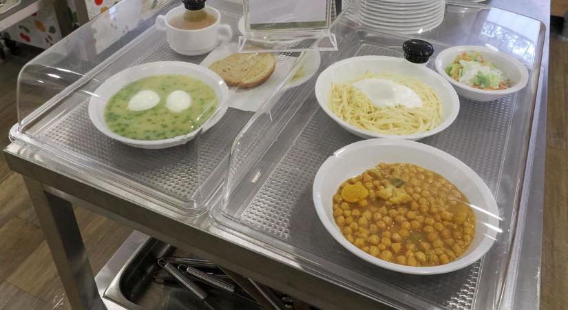 Ingyen meleg ebéd a szünidőben Mátészalkán