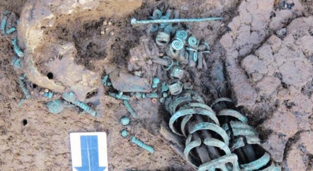 Ritka bronzkori karkötőket tártak fel Csecsenföldön