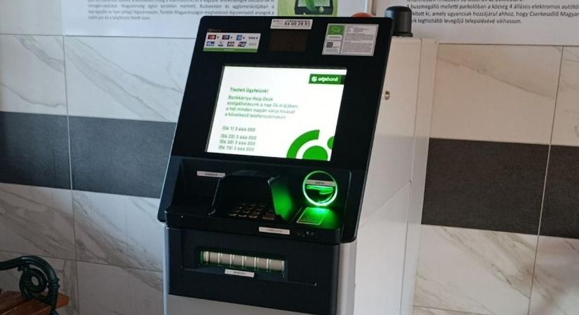 Ismét elérhető a készpénzfelvétel Cserkeszőlőn – új helyen működik az ATM