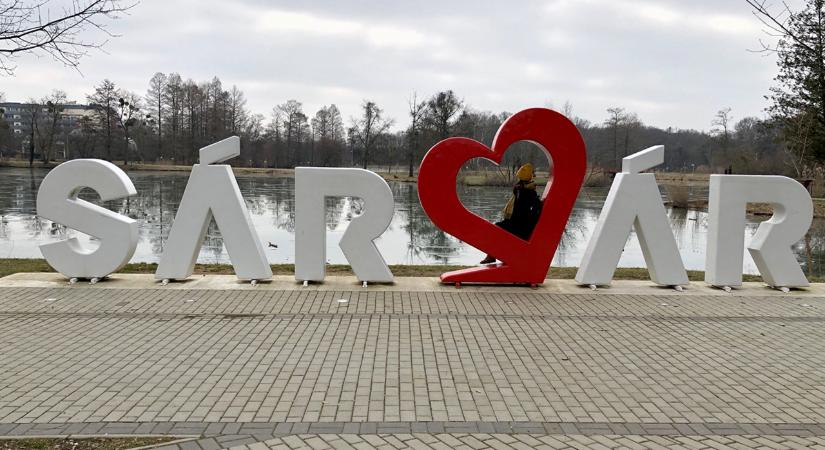 Anélkül kap fizetést 15 éven át a sárvári polgármester ismerőse a gyógyfürdőtől, hogy dolgozott volna