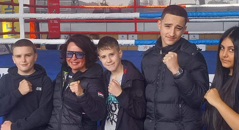 Két ezüstöt és egy bronzot hoztak Pécsről a Hódmezővásárhelyi Box Klub versenyzői