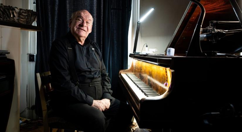 „Reménytelennek látom Magyarország helyzetét” – szegényen szeretne meghalni, saját lakását is elajándékozta Fellegi Ádám