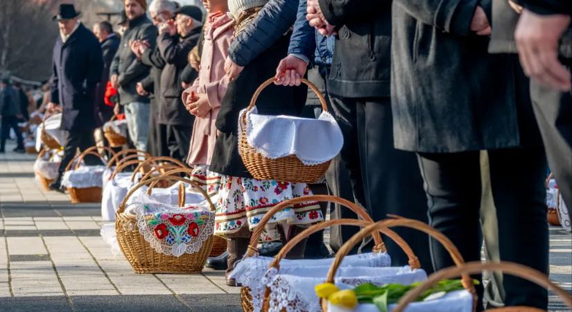 Szavazásra biztatták az egybegyűlteket a Kárpát-medence legnagyobb ételszentelésén
