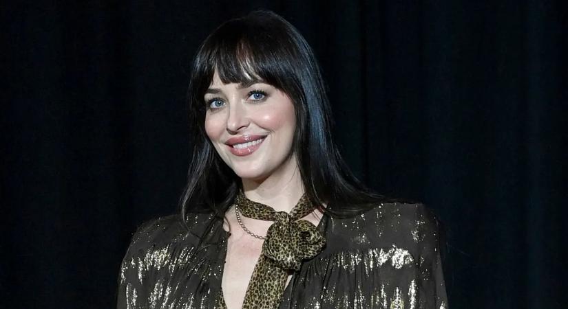 Dakota Johnson újra szerelmes: ez a fiatal énekes rabolta el a szívét
