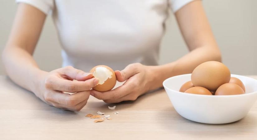 4 egyszerű trükk: így pucold meg könnyen a tojást