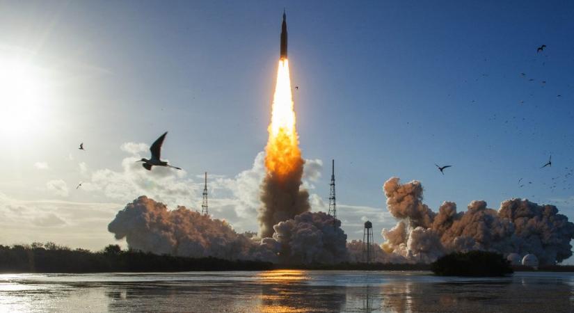 Artemis misszió, nagyhét és Trump-ellenes tüntetés a hét képein