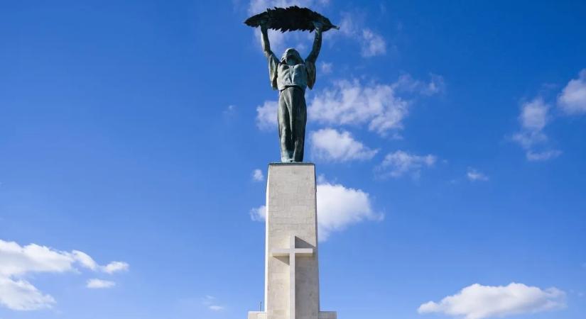 Megérkeztek az első képek a Citadella átadásáról - már gyülekezik a tömeg