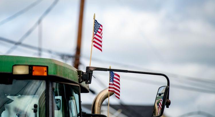 Trump most a mezőgazdasági gépek árát vette célba