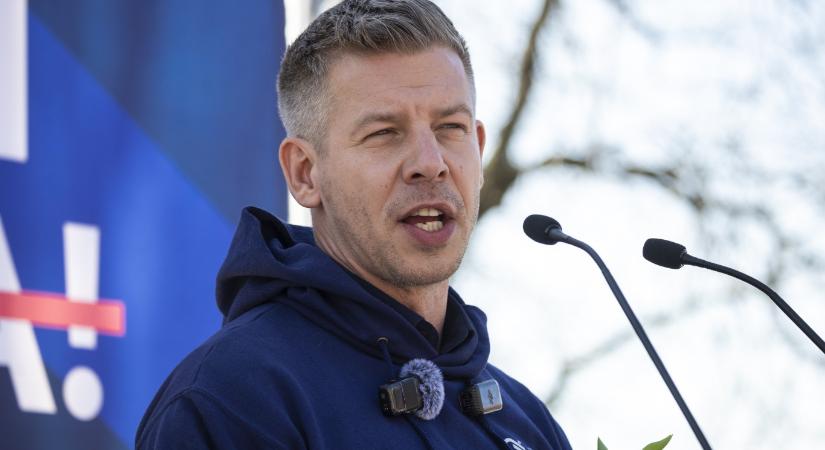 Magyar Péter: Ha Orbán Viktor kampánycélra használja ezt a provokációt, az nyílt beismerése lesz annak, hogy hamis zászlós műveletről van szó