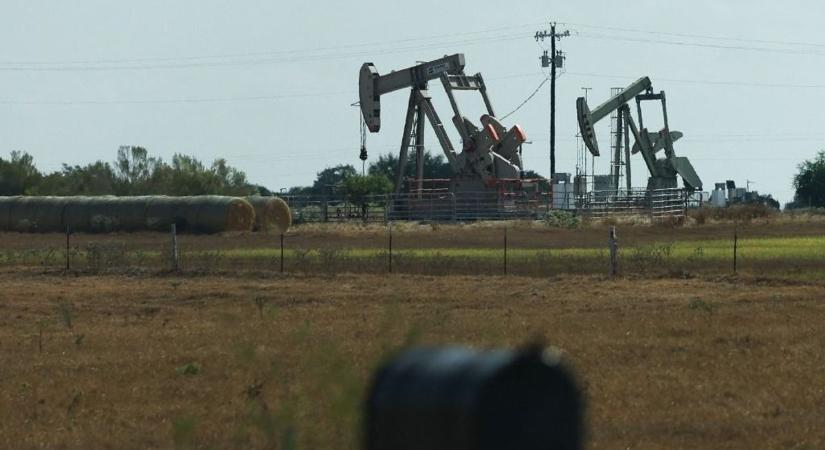 Üzemszerűen lopják az olajat Texasban, már most milliárdos a kár