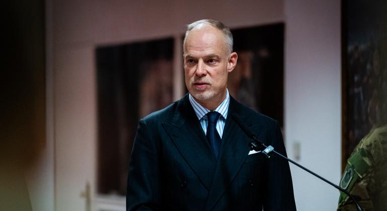 Szalay-Bobrovniczky Kristóf szerint „abszurd választási kamu”, hogy katonák mennének Csádba