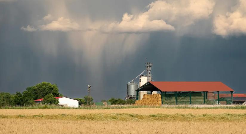 Kiadták a citromsárga riasztást: 70 km/h-ás széllel csap le az ítéletidő, ebben a vármegyében élők készüljenek