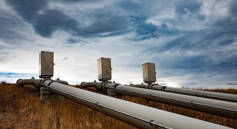 Bombát találtak a szerb-magyar gázvezetéknél, Orbán Viktor rendkívüli ülést hívott össze