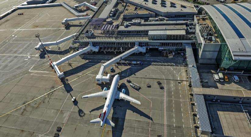 Nem áll meg a reptéren a reptéri busz J. D. Vance érkezése miatt