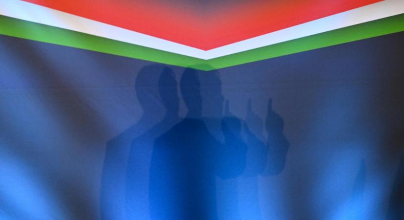 Kovács Bálint: Szabó Bence és Pálinkás Szilveszter ütvefúróval ment neki a NER legstabilabb falának