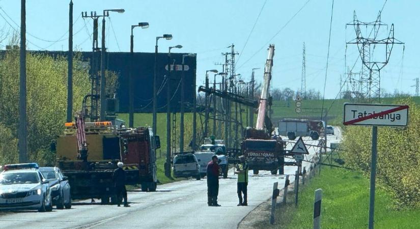 Útzár és áramkimaradás Tatabányán, egy kidőlt transzformátor okozott mindent