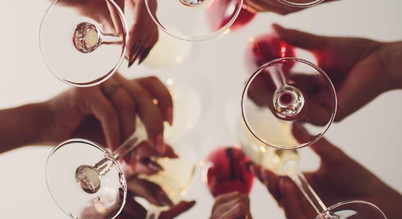 "Megkóstolhatom?" - Így beszéljünk egy kiskamasszal az alkoholról