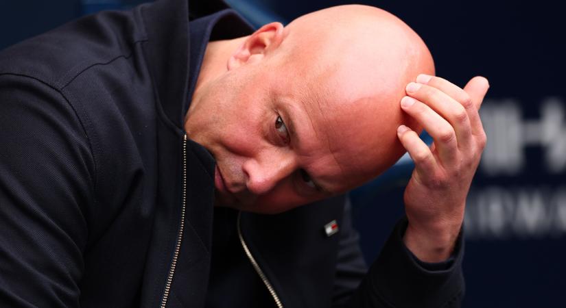 Megerősítette a volt liverpooli klubvezér: eldőlt Arne Slot sorsa