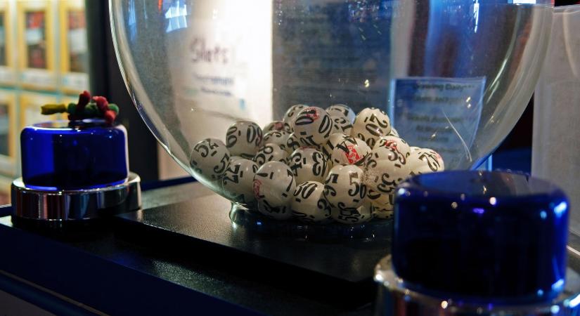 Hatoslottó: rettenetesen sok pénzt lehetett nyerni, lássuk, tojt-e valakinek többszázmillió forintot a nyuszi