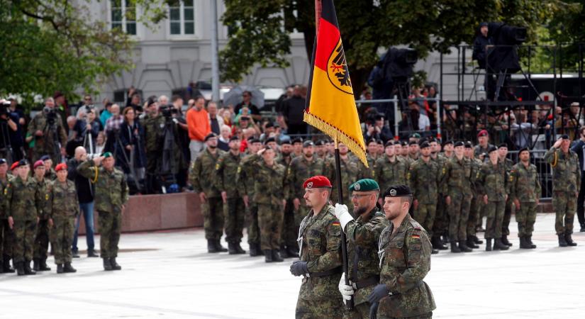 Már a 17 és 45 év közötti férfiaknak is engedélyt kell kérnie, ha elakarják hagyni Németországot a sorkatonaság előkészítése miatt