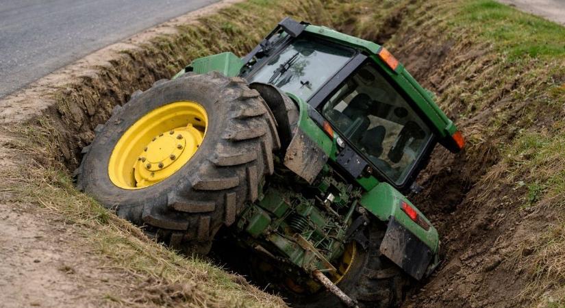 Súlyos baleset történt Csurgón, lezártak egy egész utcán