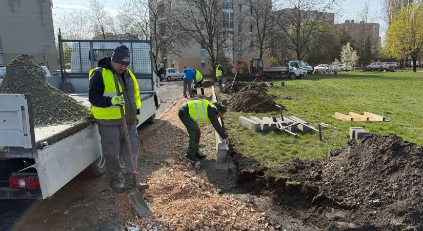 Már épül az új tatai parkoló, mondjuk mikorra készülhet el