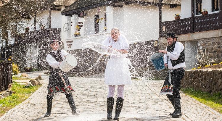Időjárás: Záporban, viharos szélben is lehet menni locsolkodni