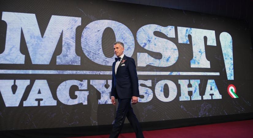 Rákay „Philip”: Készítsetek álló módban videót, amiben elmondjátok, hogy miért szavaztok Orbán Viktorra