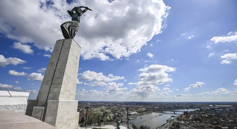 Hírmozaik – április 5.