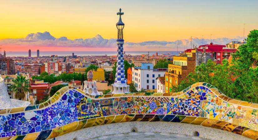 Fizetni fognak a turisták, mint a katonatiszt – Drasztikus lépésre szánta el magát Barcelona