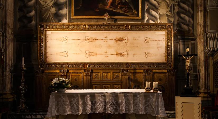 Új fordulat a torinói lepel rejtélyében: több ember DNS-ét találták meg a Jézust ábrázoló ereklyén