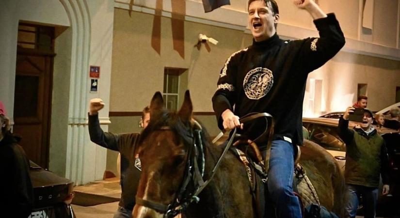 A nemzeti oldal ikonikus szereplői állnak ki a Fidesz mellett